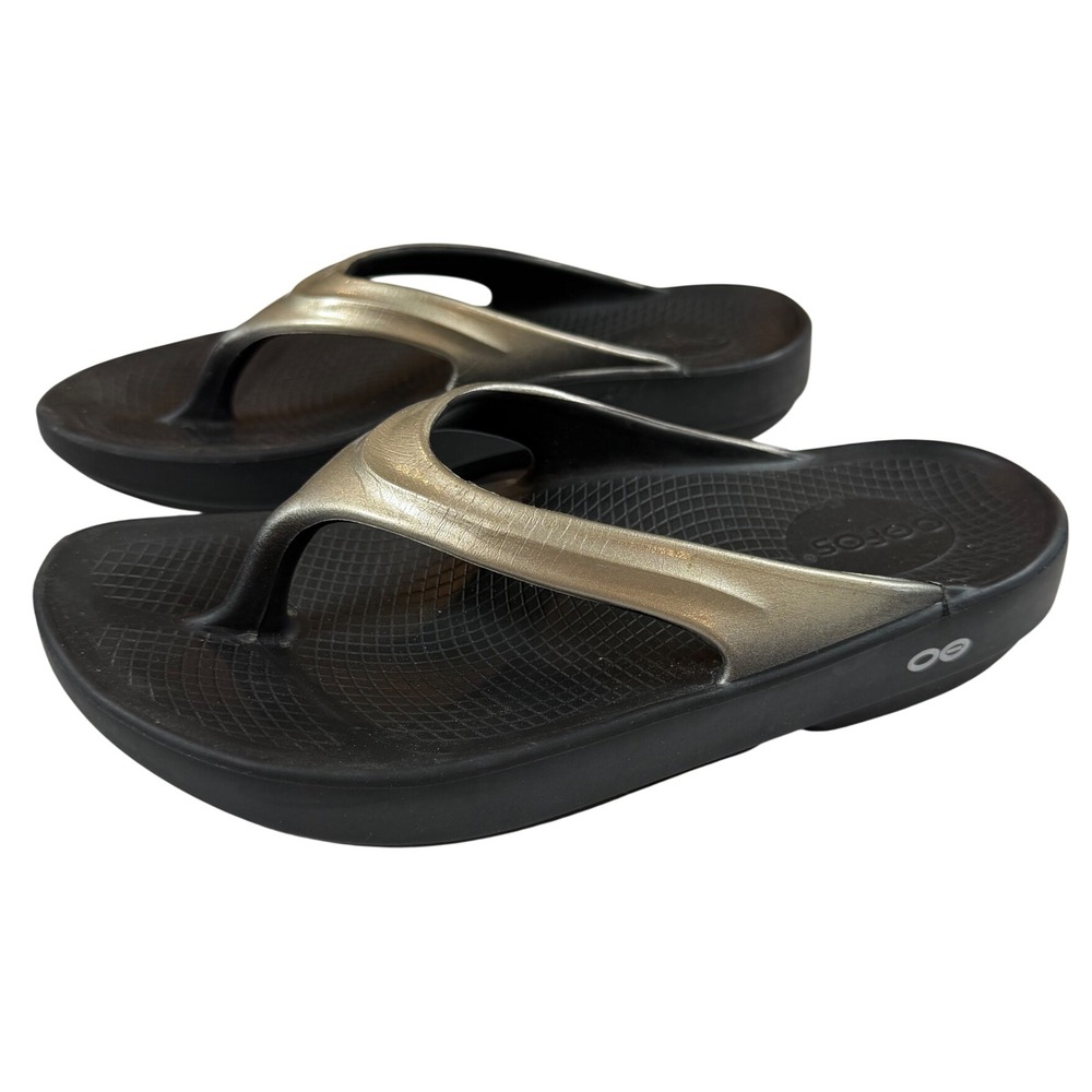 Oofos OOlala Recovery Sandals Black Champagne Gold Metallic Flip Flops Womens 7